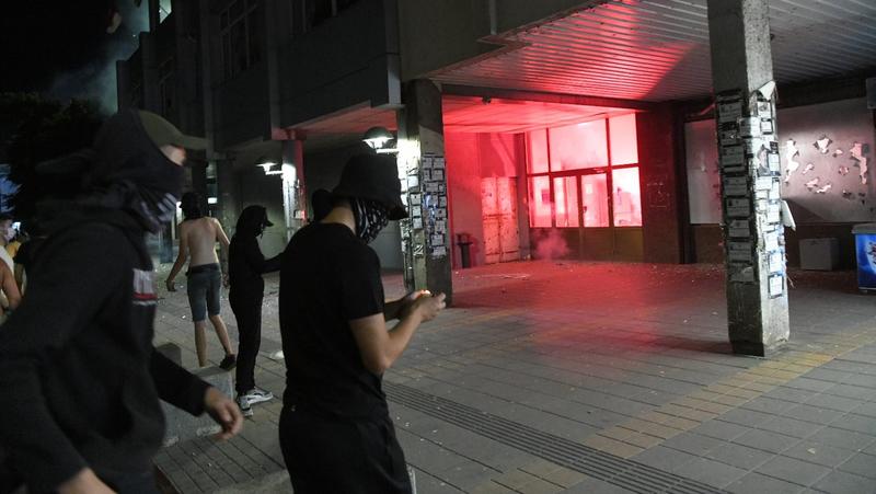Od 15 uhapšenih na protestu u Valjevu za osmoro određen kućni pritvor