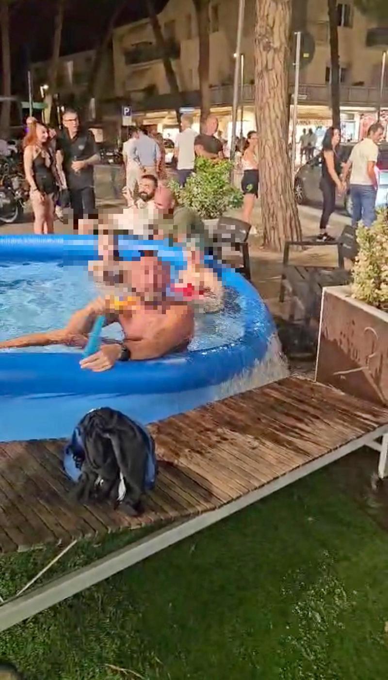 Party sexy in piscina a Ferragosto: in arrivo multe per i responsabili?
