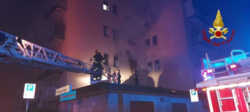 Incendia la casa dove vive con la madre, giovane nei guai