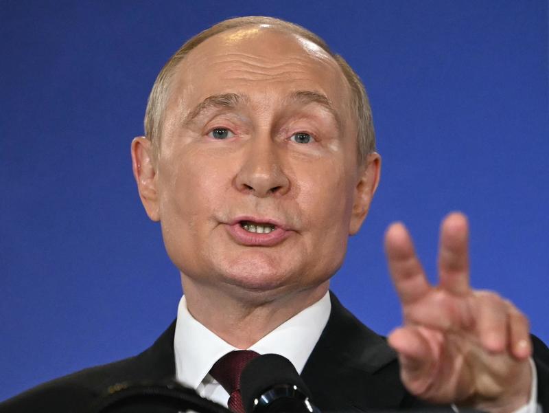 Baunov, l’analista russo dissidente: “Putin vuole la capitolazione di Kiev” /