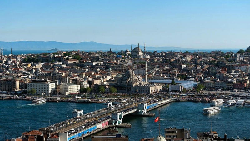 Kaderine Terkedilmiş Mahzun: Eski Galata Köprüsü