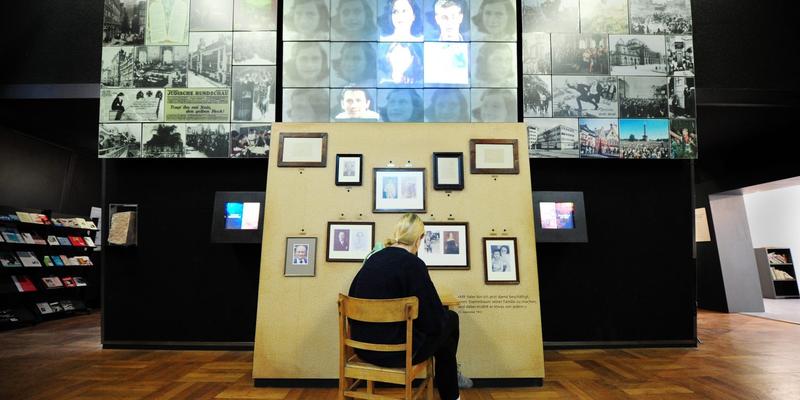 Ravensburger-Stiftung ehrt Bildungsstätte Anne Frank mit Preis