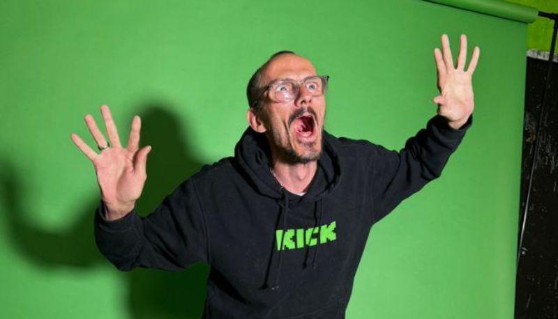 Noto streamer francese muore in diretta dopo 10 giorni di torture. Aperta un’inchiesta