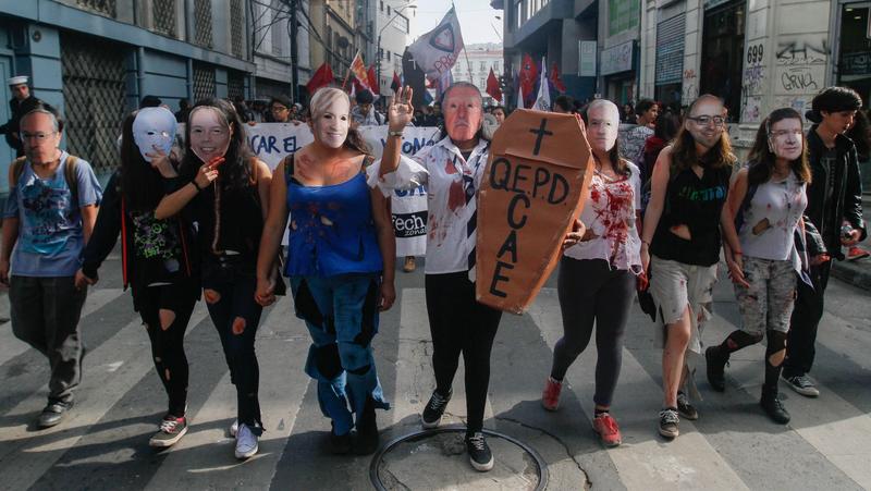La condonación de los créditos estudiantiles sigue siendo una prioridad ciudadana