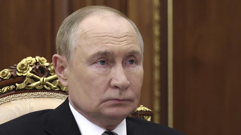 Putin, la provocazione sui colloqui a Mosca e la preoccupazione tra i suoi: «Sarebbe incoerente legittimare Zelensky»