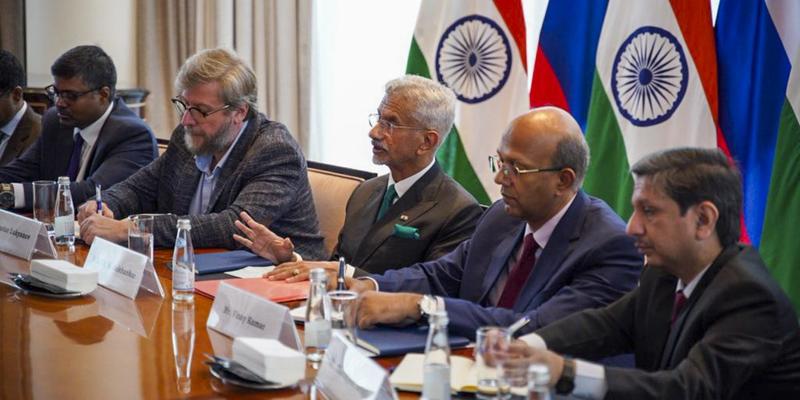Amid Threat of US Tariffs, India Flags Soaring Trade Deficit, Russia Assures Oil Flows