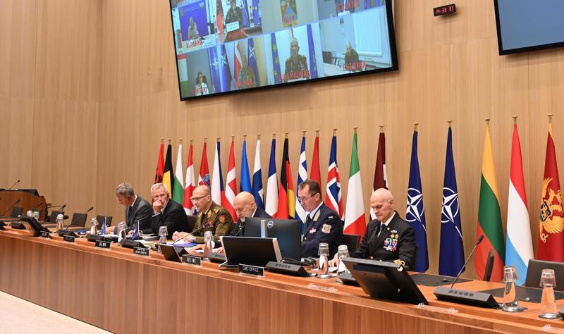 Nato: “Uniti per la pace”. Sostegno alla sicurezza per Kiev. Mosca: inutile parlare senza di noi /