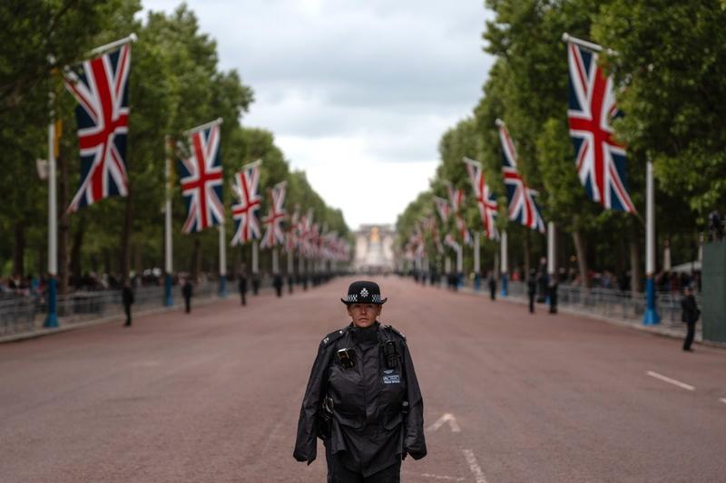 Why does London have no good public spaces?