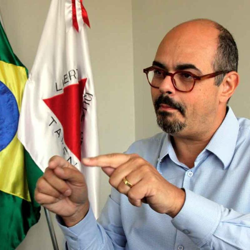 Além de partido, Simões precisa mudar a narrativa
