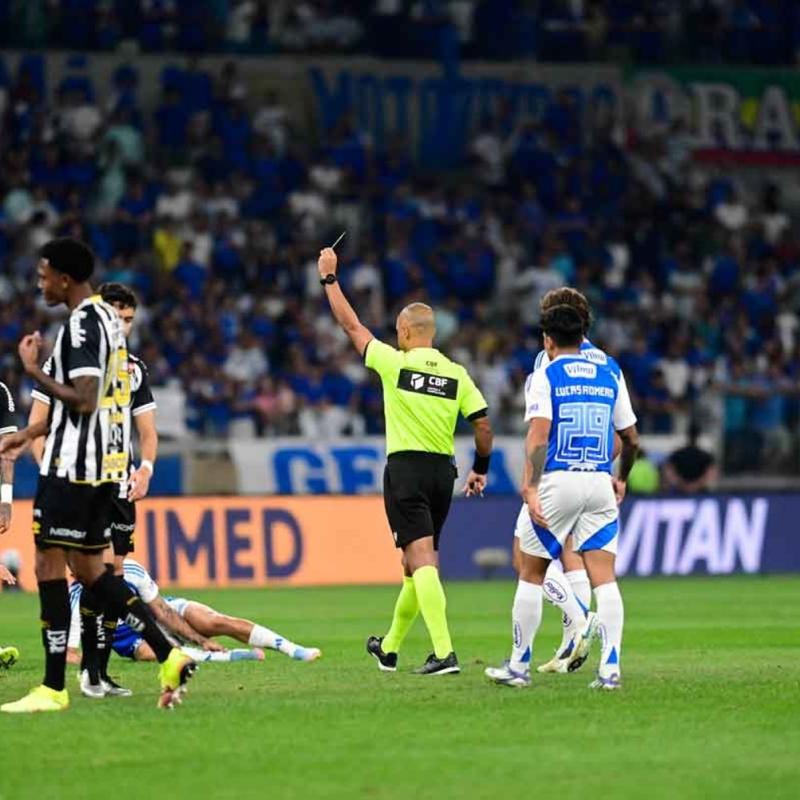 Brasileirão desmoralizado pelas péssimas arbitragens