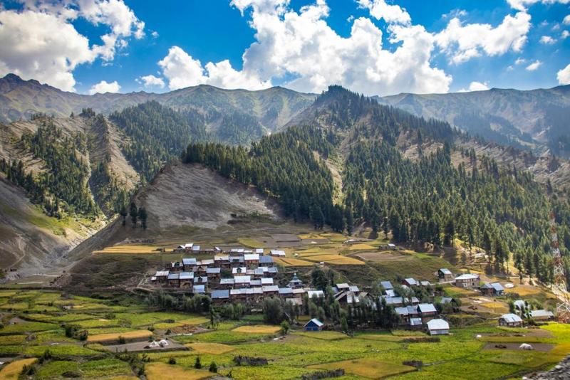 Gurez Valley witnesses record tourist influx, Over 29,000 visitors throng in 2025
