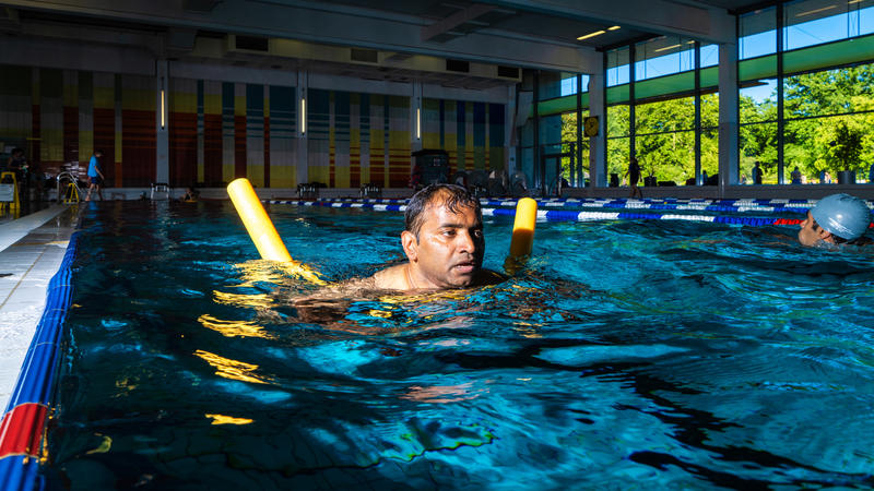Sie schwimmen sich frei