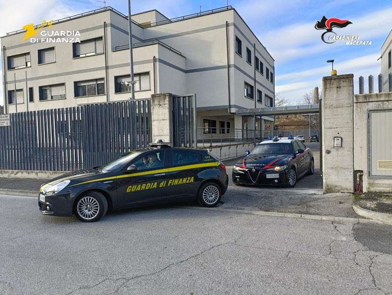 Gioco illegale in un negozio, sequestrati tre totem