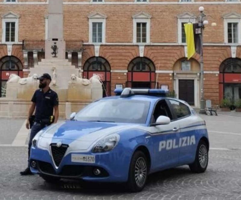 Jesi, ragazzino adescato con falso profilo social: denunciati adolescenti estorsori