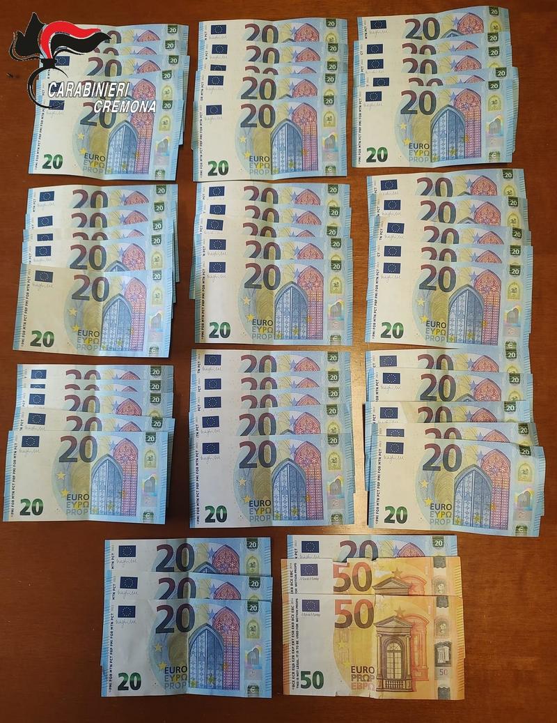 Casaletto Vaprio, fermati due ragazzi con più di mille euro in banconote false