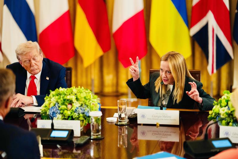 Reazione militare in 24 ore se la Russia attacca ancora l’Ucraina: il piano Meloni per la 'Nato-light' /