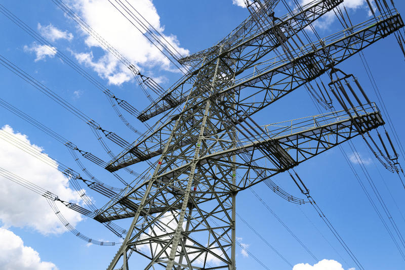 Heat Waves Make the Grid Less Reliable