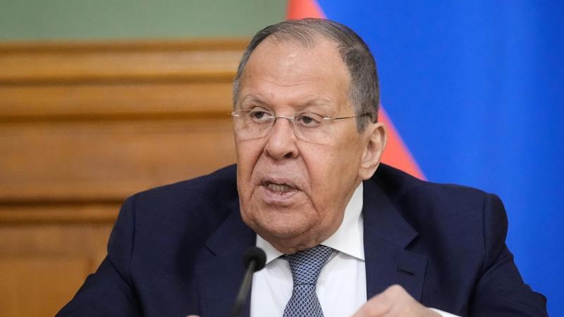 L'incontro Putin-Zelensky si allontana. Lavrov: «Non ci sono le condizioni». E Mosca 