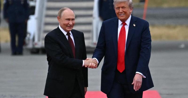 Rolling out the red carpet for President Putin was 'embarrassing'