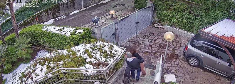 L’incubo di una dottoressa, salvata dal cane da una tentata violenza. Ora la nuova denuncia: “Mi segue, ho paura e indica il mio ciondolo con il simbolo ebraico”