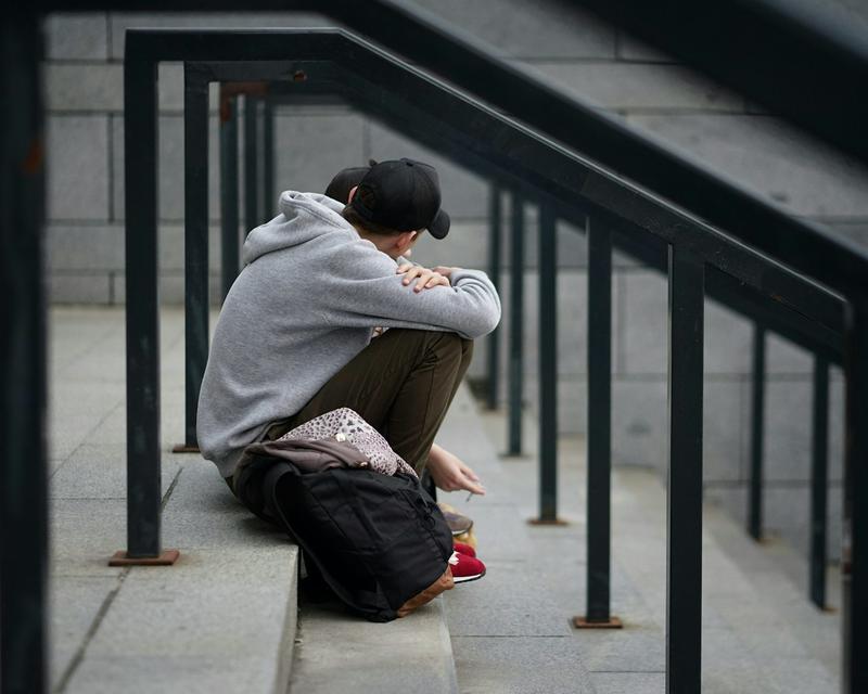 Eating disorder symptoms in teens can be traced back to family hardship, new study shows