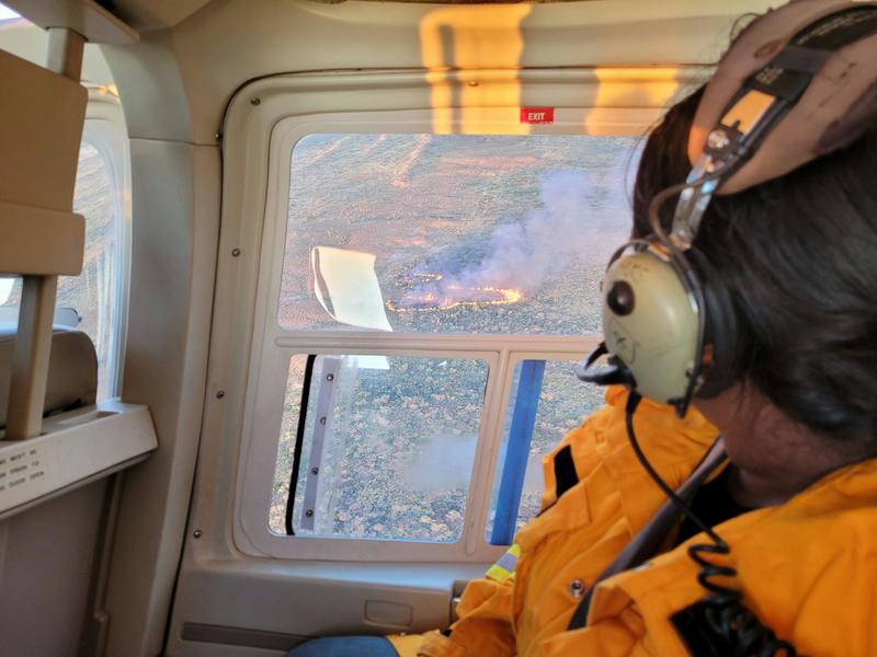 Los guardabosques están quemando el desierto en Australia para evitar que se propaguen incendios intensos y destructivos