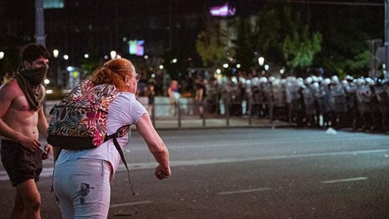 Žene u revoluciji i van nje