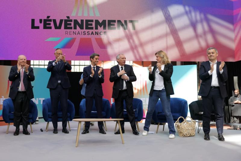 Au centre, bataille de clones pour succéder à Macron