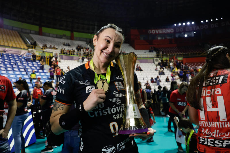 Globo e CazéTV começam disputa e brigam para transmitir Superliga de vôlei no YouTube