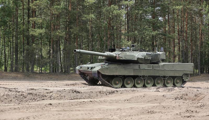 More NATO Leopard 2A8 Tanks Are Heading to Russia’s Border 