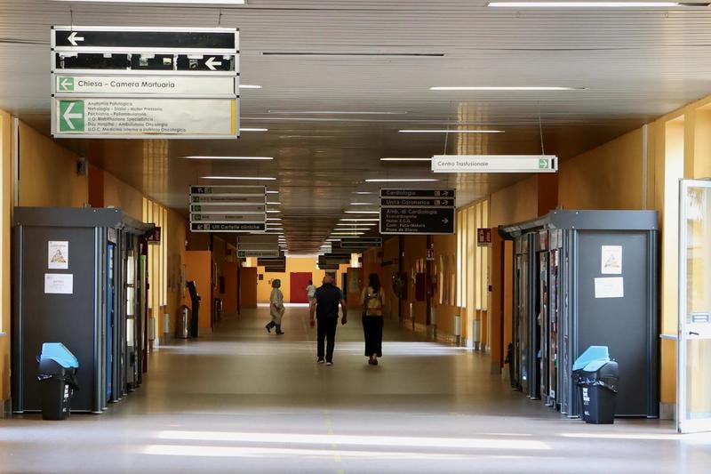 Vigevano, bimbo schiacciato dopo il parto: Asst condannata a pagare