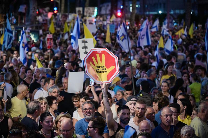 Protesters to hit streets Saturday night with call to release hostages, end war