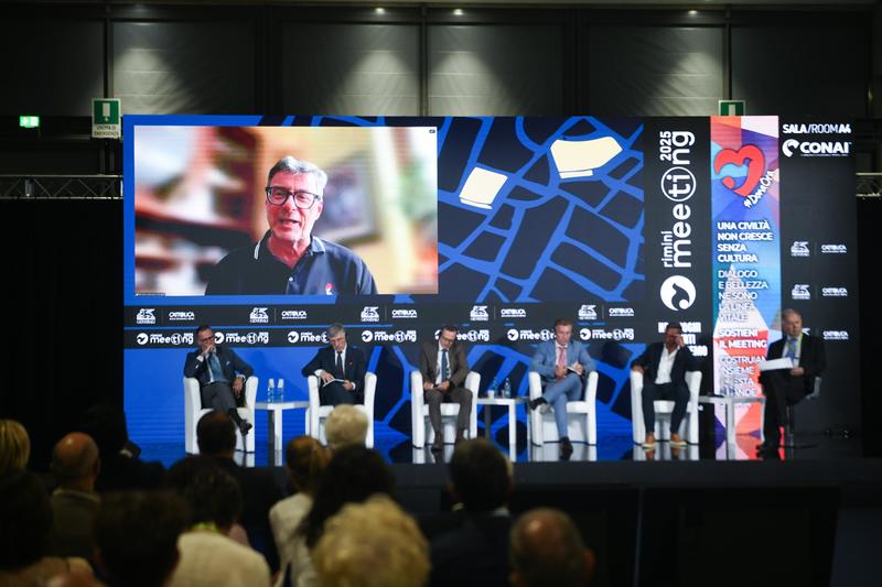Giorgetti: ora le banche sostengano le famiglie. “I fondi pensionistici stranieri investano di più in Italia”