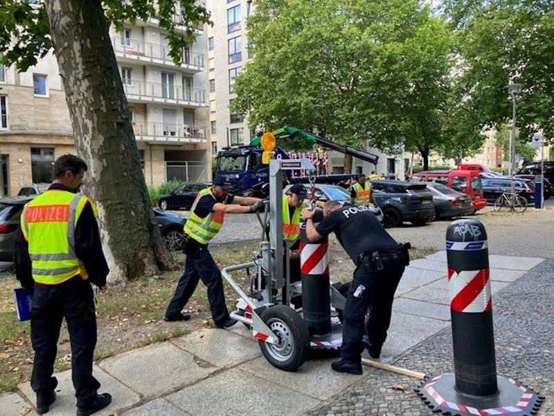 Großkampftag für die Polizei: Zug der Liebe, BFC-Fans und zwei Palästina-Demos in Berlin