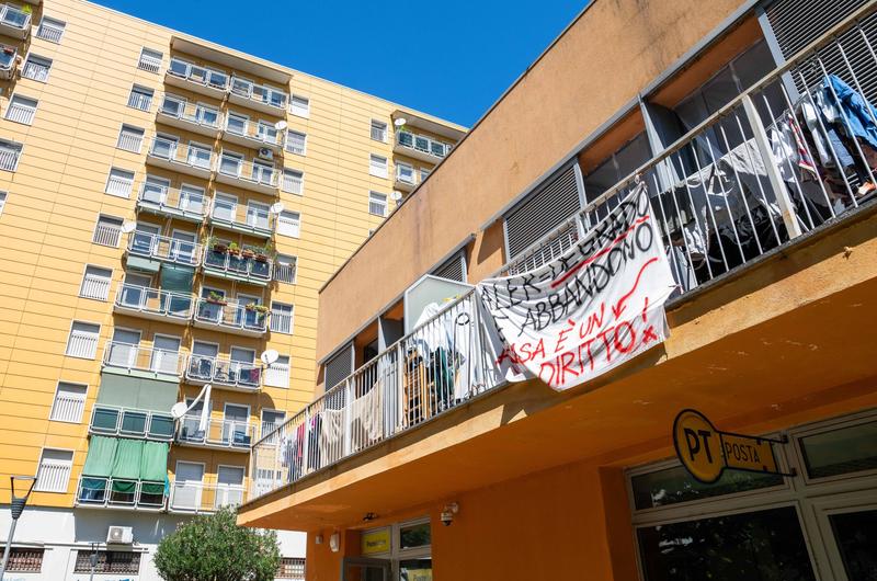 Milano finisce all’ombra delle torri di Gratosoglio, dove i bambini sono invisibili e “il mare è un miraggio”