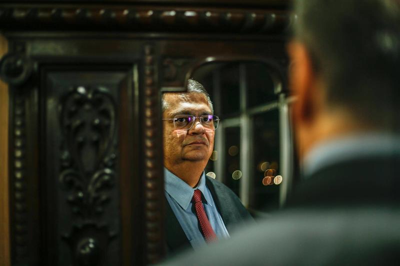 Dino, Trump e a Lei