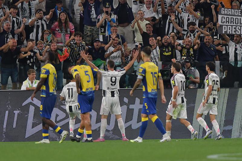 Juve, buona la prima. Parma battuto 2-0 con gol di David e Vlahovic /
