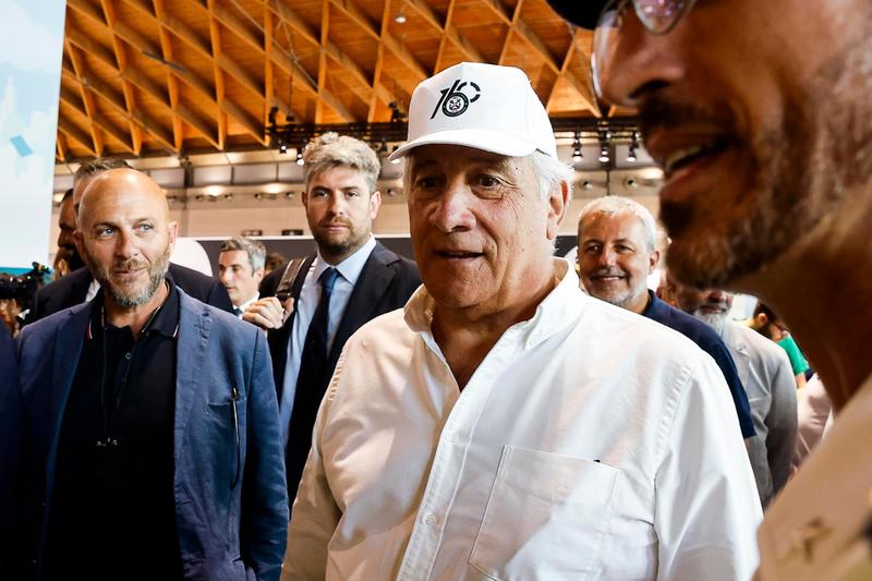 Tajani: “No soldati italiani in Ucraina. Aiuteremo per lo sminamento” /