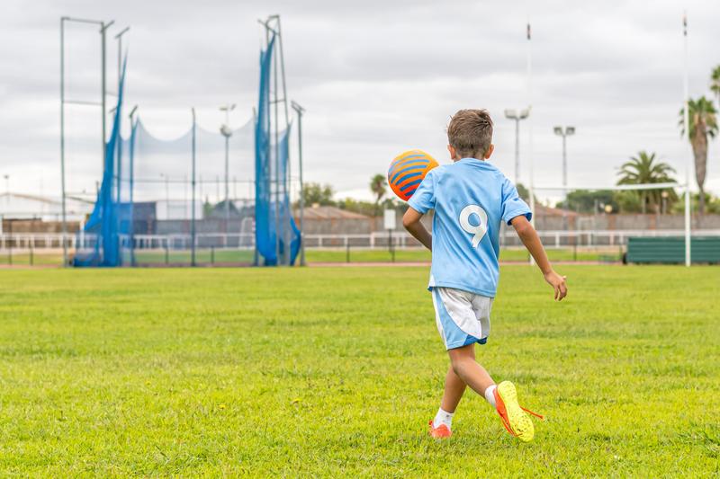 Violenza sessuale su minori al camp sportivo, arrestato mentre assiste a una partita tra ragazzini