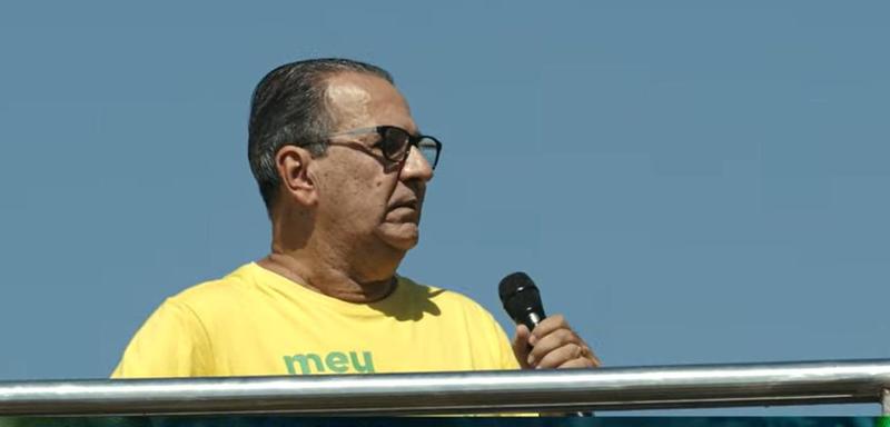Malafaia sem lenço e sem documento