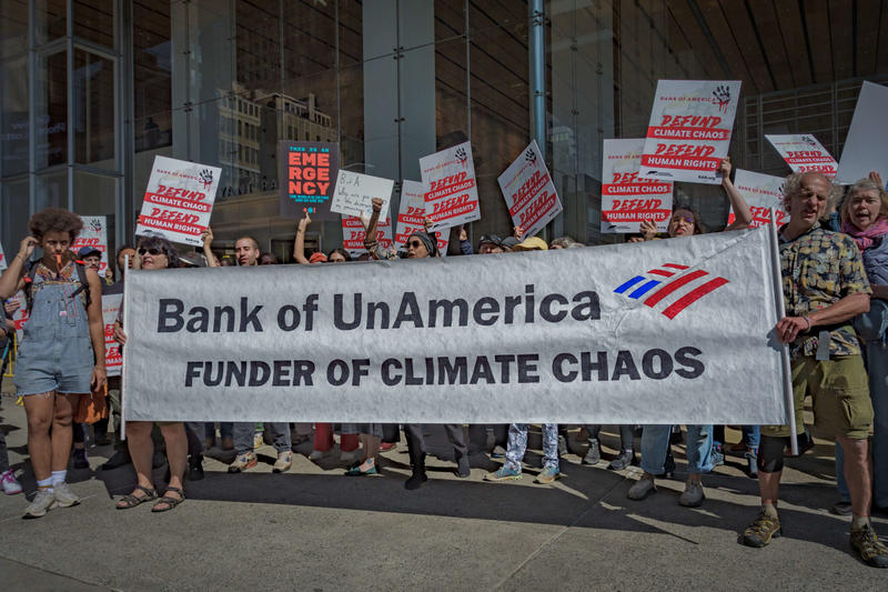Bank CEOs Rake In Big Profits as Wall Street Ramps Up Fossil Fuel Financing