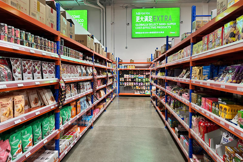 Upstart Costco rival turns an LA office building into a grocery store