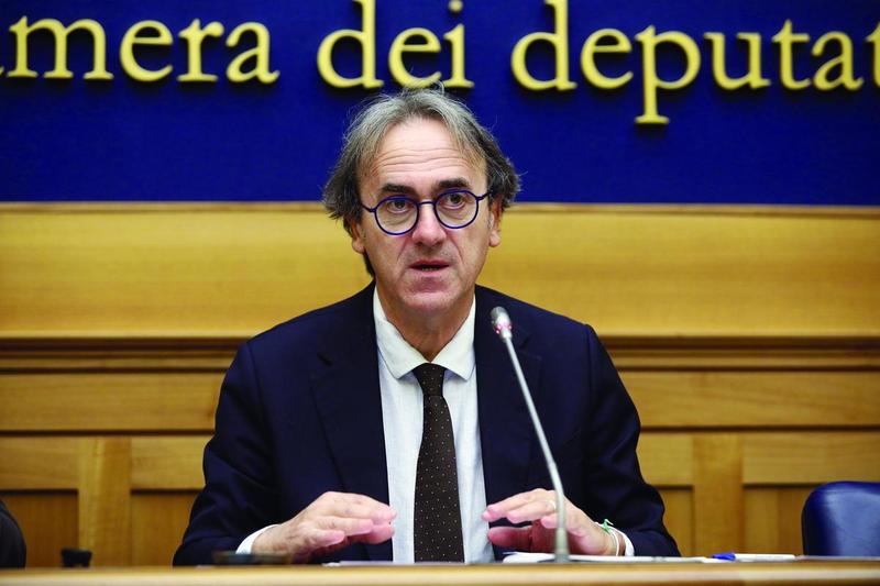 Via libera del Pd a Fico ma Avs alza la voce. E in Campania Calenda flirta con la destra