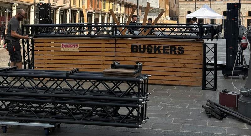 Ferrara attende il Buskers Festival. I ristoratori: «Una prova per tutti»