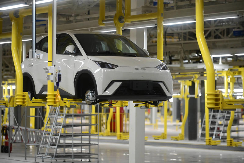 BYD se aproxima de fabricantes nacionais de peças e anuncia plano de produção local