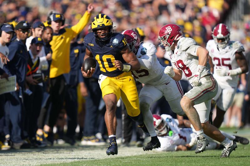 College Football Is a Fun, Glorious Mess. These 7 Changes Would Make It Even Better.