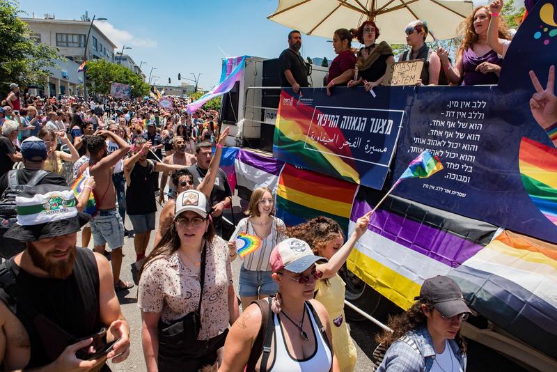 Junior cop scolded for trying to restrict political messaging at Haifa Pride Parade