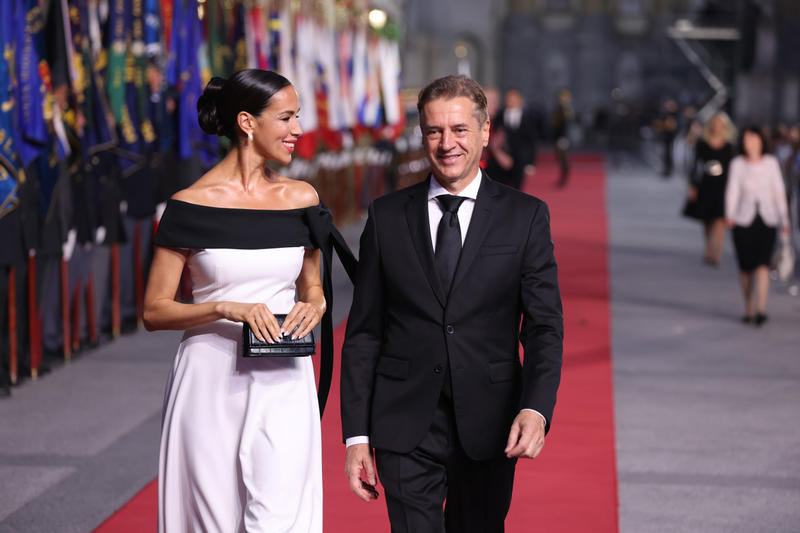 (POGLED) Kdo je sploh ta Štrancar, da je Golob zaradi njega zgrožen in prizadet?