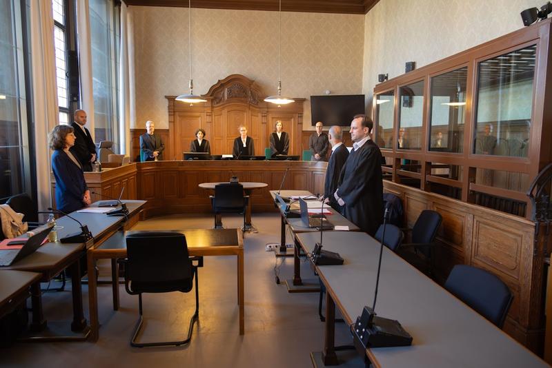 Stießen zwei Räuber in der Sonnenallee einen Mann in den Tod? Angeklagte bestreiten Vorwürfe