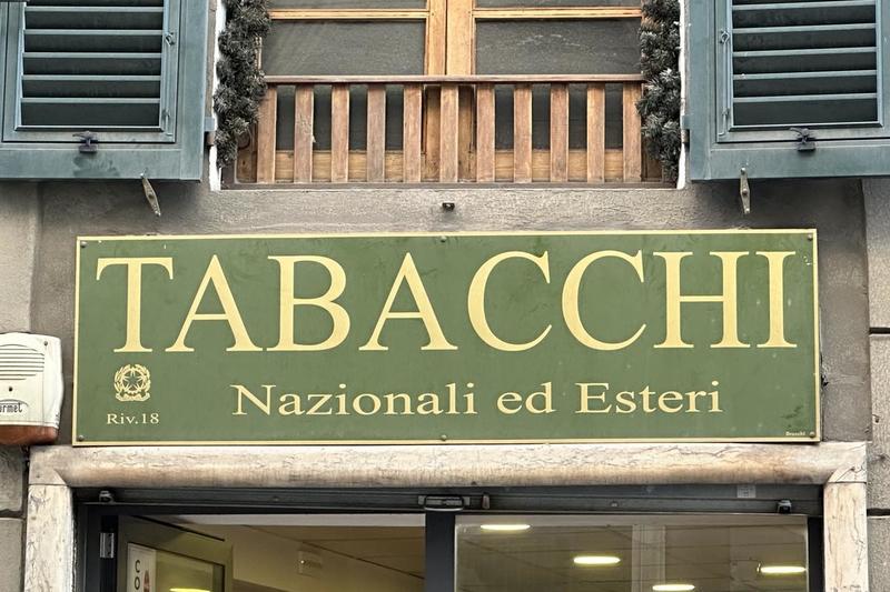Cassazione: anche i tabaccai incaricati della riscossione di tasse rispondono come pubblici ufficiali